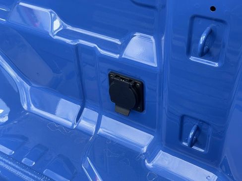 New 2026 GMC Canyon Elevation w/ Convenience Package image 11