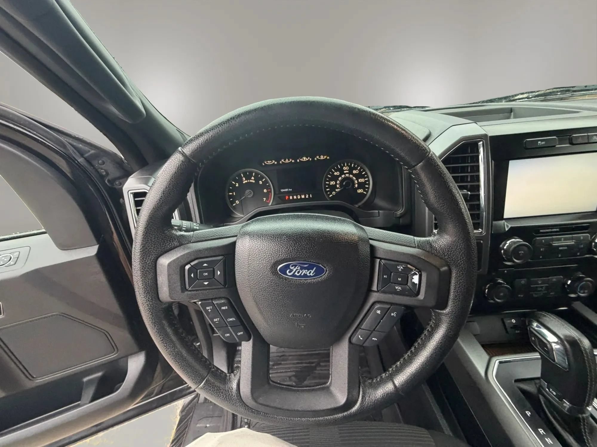 Used 2015 Ford F150 XLT w/ Equipment Group 302A Luxury AWD/4WD image 20