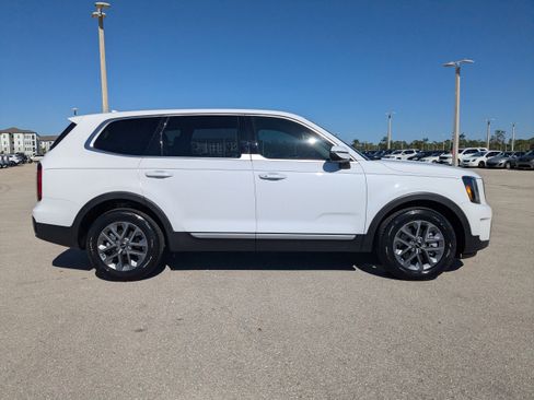 Certified 2024 Kia Telluride LX image 34