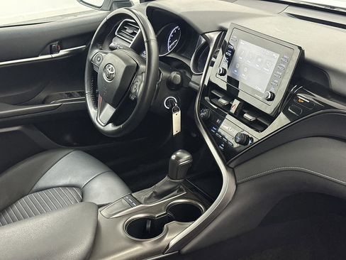 Used 2023 Toyota Camry SE image 8