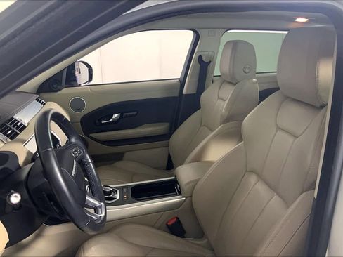 Used 2017 Land Rover Range Rover Evoque SE Premium image 7