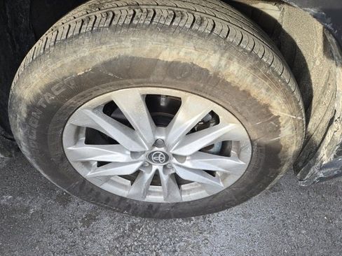 Used 2023 Toyota Corolla Cross LE image 7