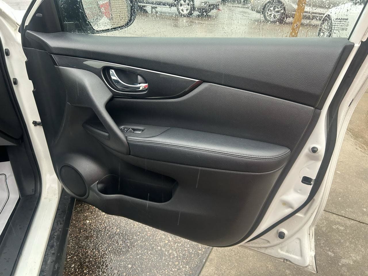 Used 2018 Nissan Rogue SV w/ Premium Package AWD/4WD image 15
