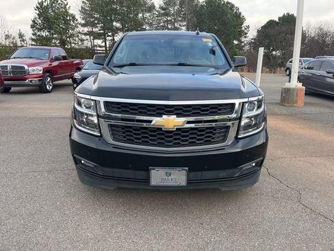 Used 2016 Chevrolet Suburban LT image 2