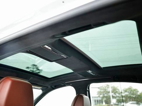New 2025 Audi S8 AWD/4WD image 32