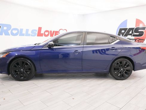 Used 2021 Nissan Altima 2.5 SR FWD image 2
