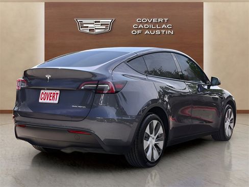 Used 2022 Tesla Model Y Long Range image 4