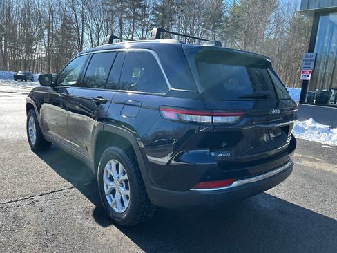 Used 2023 Jeep Grand Cherokee Limited image 7