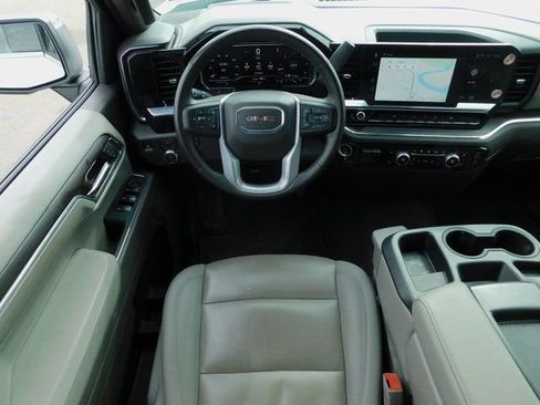 Used 2025 GMC Sierra 1500 SLT image 15