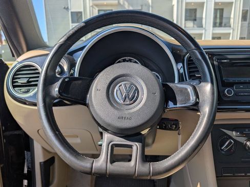 Used 2013 Volkswagen Beetle 2.5 image 38