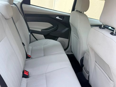Used 2017 Ford Focus SE FWD image 22