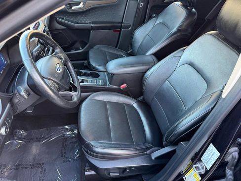 Used 2020 Ford Escape Titanium AWD/4WD image 11