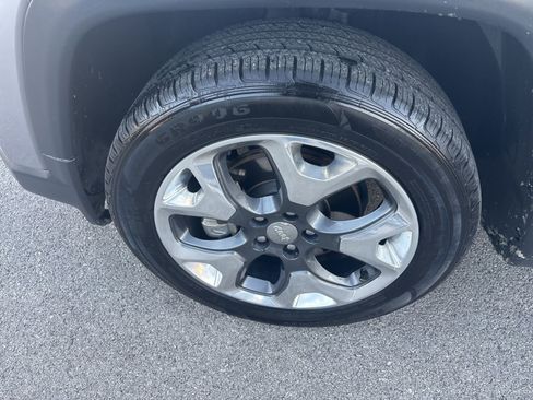 Used 2018 Jeep Compass Limited w/ Navigation Group image 10