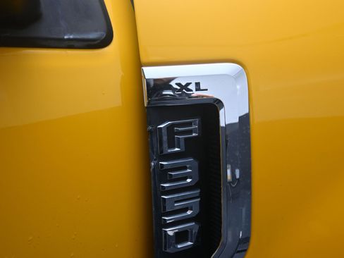 Used 2022 Ford F350 XL w/ Power Equipment Group image 24