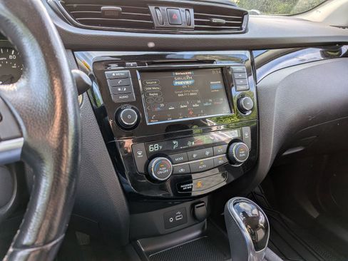Certified 2020 Nissan Rogue Sport SV w/ All-Weather Package AWD/4WD image 21