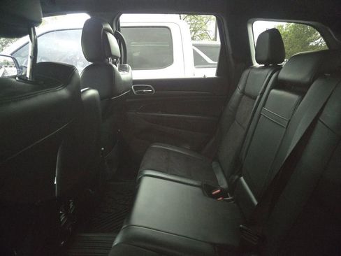 Used 2021 Jeep Grand Cherokee Laredo X AWD/4WD image 6