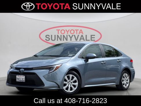 Used 2024 Toyota Corolla LE image 2