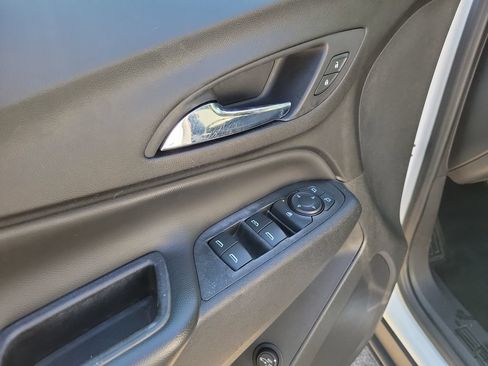 Used 2021 Chevrolet Equinox LT FWD image 23