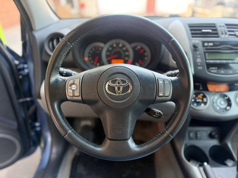 Used 2011 Toyota RAV4 Limited w/ Limited Extra Value Pkg AWD/4WD image 7