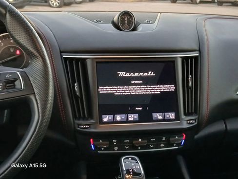 Used 2022 Maserati Levante GT AWD/4WD image 28