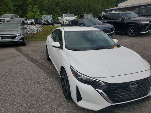 Used 2024 Nissan Sentra SV FWD image 4