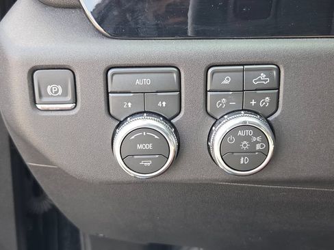 Certified 2026 GMC Sierra 1500 SLT AWD/4WD image 25