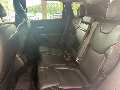 Used 2016 Jeep Cherokee High Altitude FWD image 9