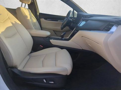 Used 2018 Cadillac XT5 FWD image 21