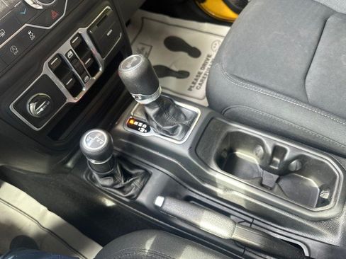 Used 2021 Jeep Wrangler Unlimited Sport AWD/4WD image 15