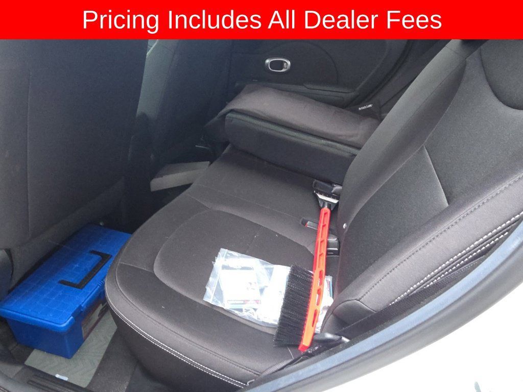 Used 2017 Kia Soul FWD image 8