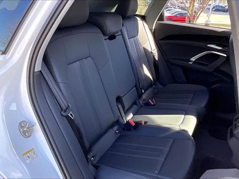 Used 2025 Audi Q5 Premium w/ Convenience Package AWD/4WD image 20