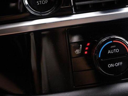 Certified 2025 Nissan Pathfinder SL w/ SL Premium Package FWD image 38