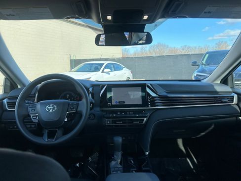 Used 2025 Toyota Camry LE image 33