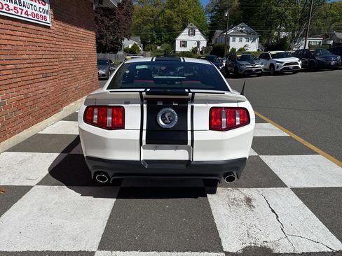 Used 2010 Ford Mustang Shelby GT500 RWD image 4
