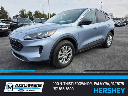 Used 2022 Ford Escape SE w/ Cold Weather Package image 1