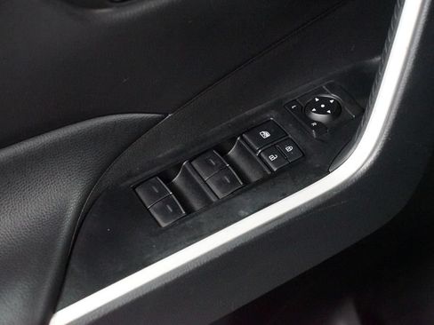 Certified 2025 Toyota RAV4 XLE FWD image 31