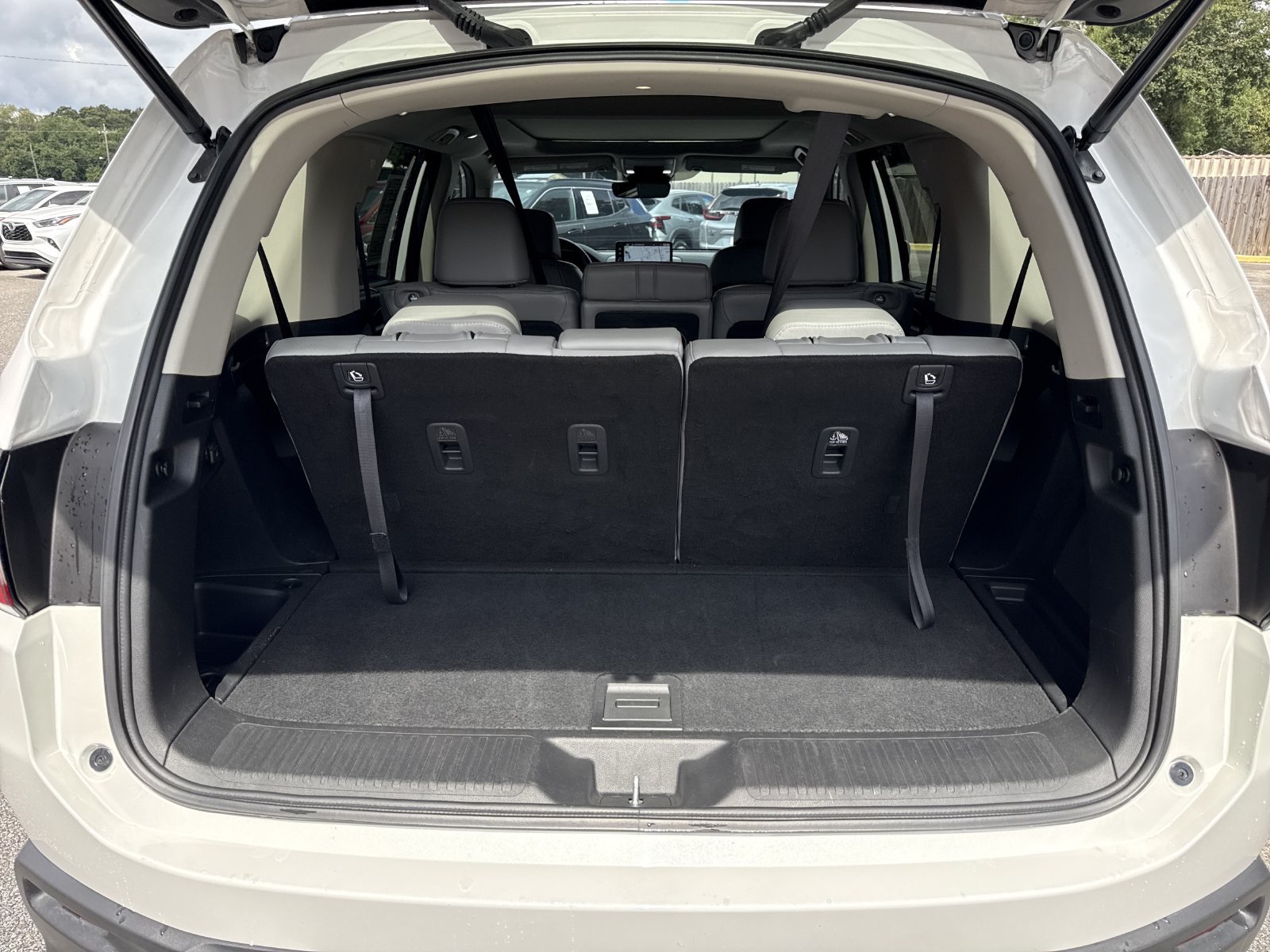 Used 2023 Honda Pilot Touring image 32