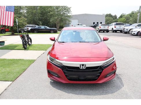 Used 2018 Honda Accord Touring image 8