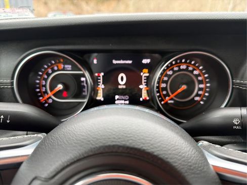 Used 2020 Jeep Gladiator Overland image 18