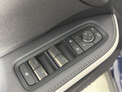 Used 2026 Lexus TX 500h AWD w/ Technology Package image 7