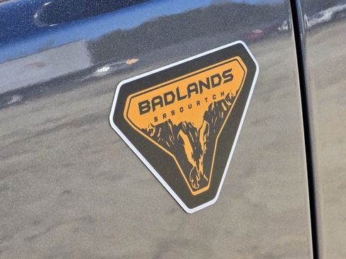 Used 2023 Ford Bronco Badlands image 16