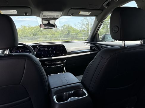 Used 2026 Chevrolet Traverse LT FWD image 22