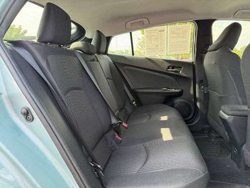 Certified 2018 Toyota Prius Three FWD image 17