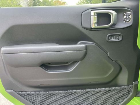 New 2025 Jeep Gladiator Sport image 28