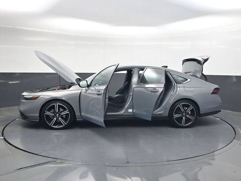Used 2025 Honda Accord Sport image 37