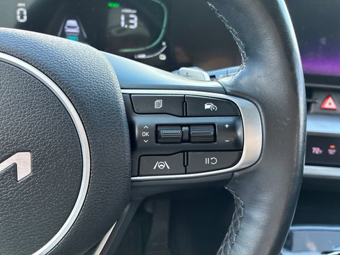 Used 2023 Kia Sportage EX AWD/4WD image 22
