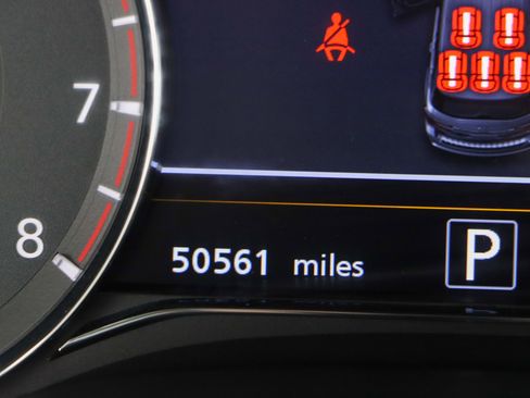 Used 2023 INFINITI QX80 Luxe w/ Cargo Package image 17