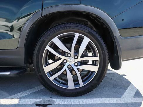 Used 2017 Honda Pilot Touring image 10