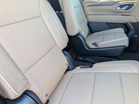 Used 2023 Chevrolet Tahoe Premier w/ Premium Package image 38