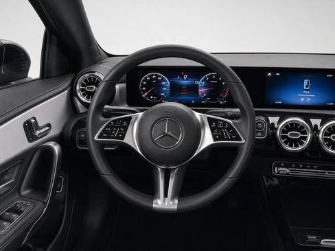 Used 2025 Mercedes-Benz CLA 250 4MATIC image 25